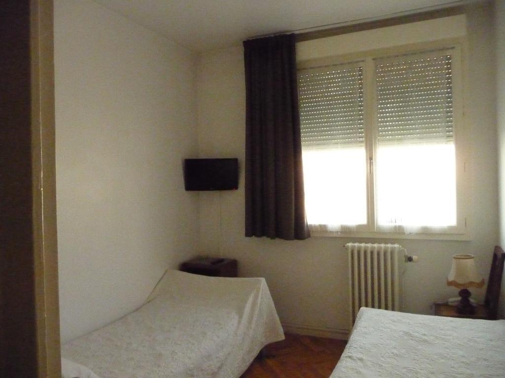 Hotel De La Gare Périgueux Quarto foto
