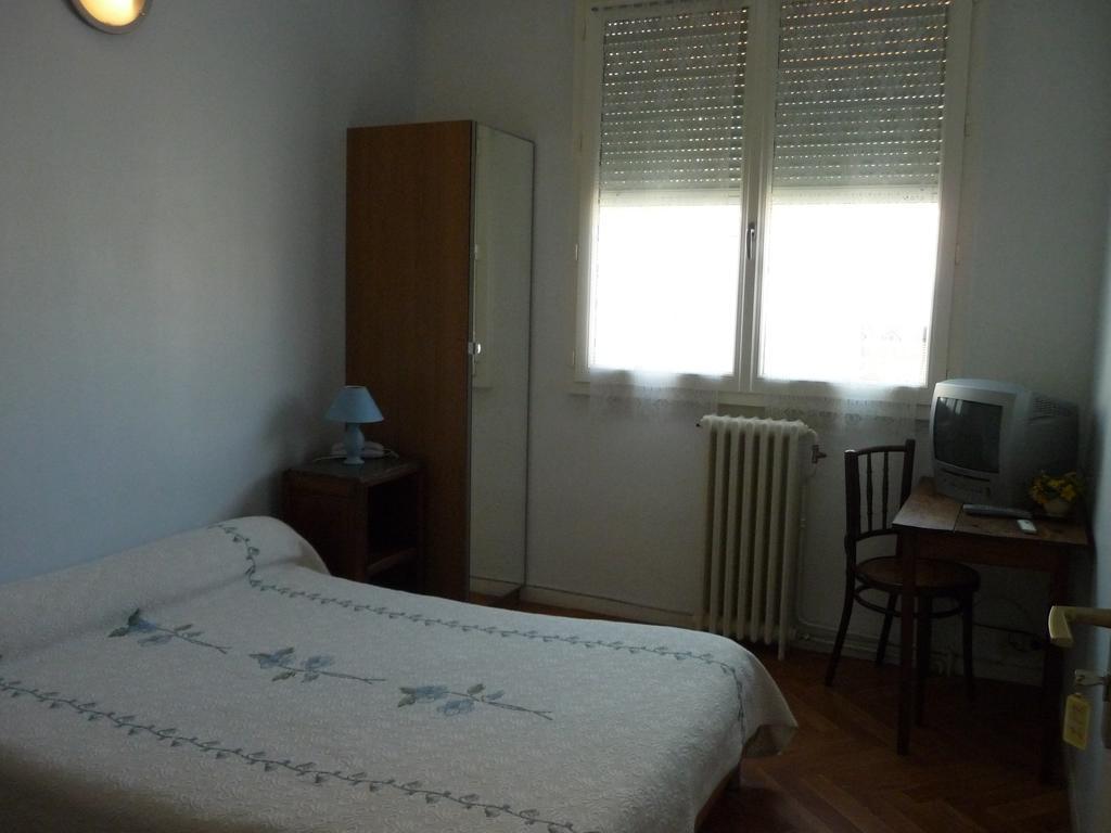 Hotel De La Gare Périgueux Quarto foto
